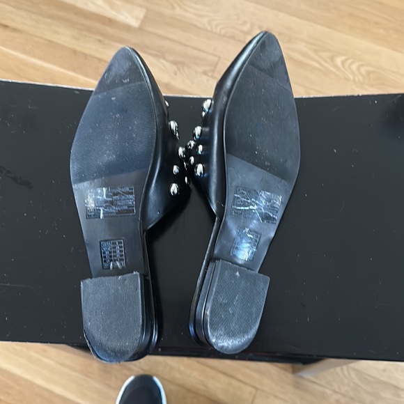 Black with silver nail head slides on sz9 like new. Dress up or down - Picture 5 of 6